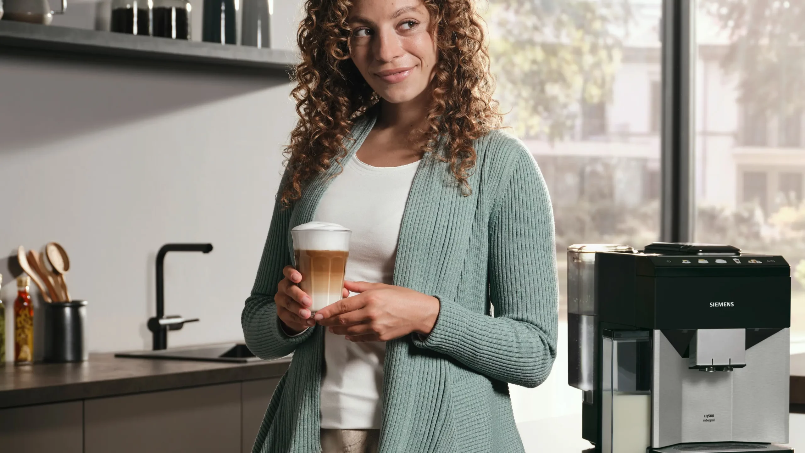 Siemens EQ500 Integral Fully Automatic Coffee Machine – Stainless Steel / Piano Black - Image 9
